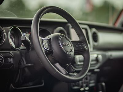 2023 Jeep Gladiator - Photo 21