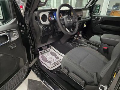 2026 Jeep Wrangler — photo 14 view