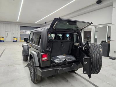 2026 Jeep Wrangler — photo 30 view