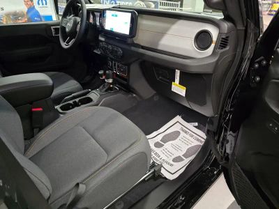 2026 Jeep Wrangler — photo 27 view