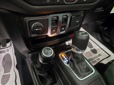 2026 Jeep Wrangler — photo 25 view