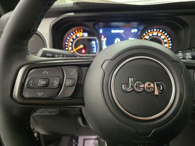 2026 Jeep Wrangler — photo 17 view