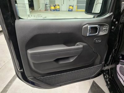 2026 Jeep Wrangler — photo 12 view