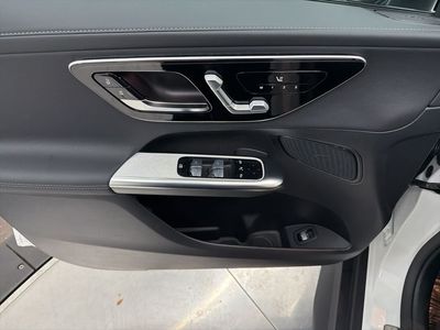 2026 Mercedes-Benz GLC — photo 17 view