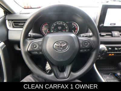 2025 Toyota RAV4 XLE - Photo 19