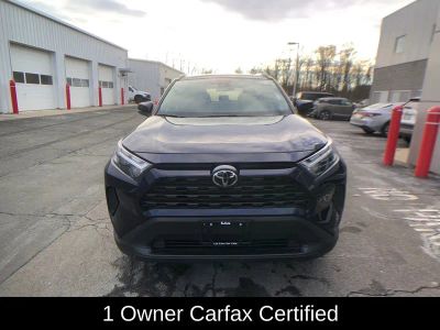 2025 Toyota RAV4 XLE - Photo 9