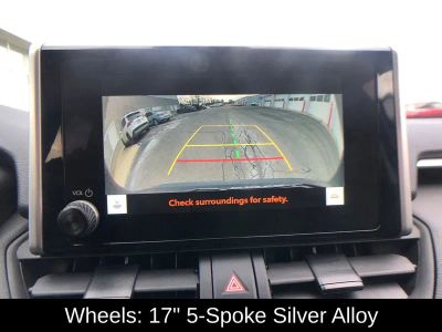 2025 Toyota RAV4 XLE - Photo 24
