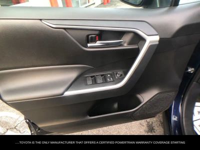 2025 Toyota RAV4 XLE - Photo 16