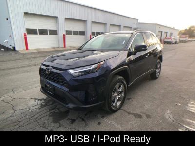 2025 Toyota RAV4 XLE - Photo 8