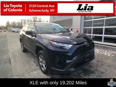 2025 Toyota RAV4 XLE - Photo 2