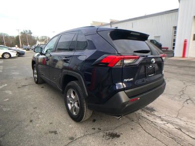 2025 Toyota RAV4 XLE - Photo 6