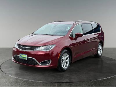 2018 Chrysler Pacifica — rear three-quarter view