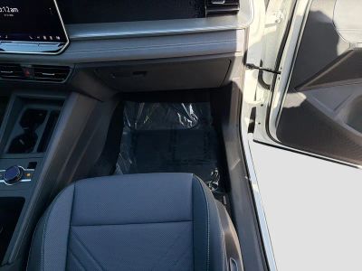 2026 Volkswagen Tiguan — photo 18 view