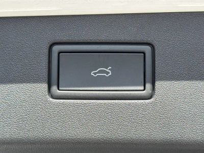 2026 Volkswagen Tiguan — photo 13 view