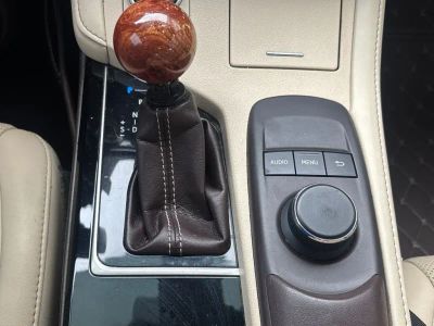 2016 Lexus ES - Photo 13