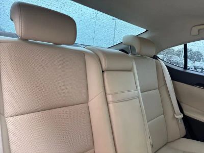 2016 Lexus ES - Photo 27