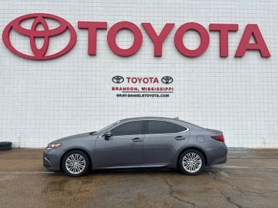 2016 Lexus ES - Photo 4