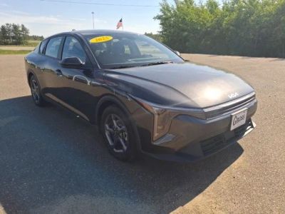 2025 Kia K4 — side profile view