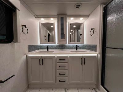 2027 Fleetwood DISCOVERY — photo 27 view