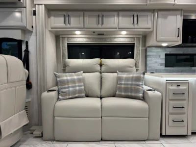 2027 Fleetwood DISCOVERY — photo 12 view