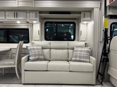 2027 Fleetwood DISCOVERY — photo 7 view