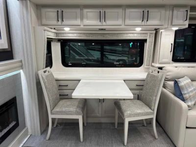 2027 Fleetwood DISCOVERY — photo 8 view