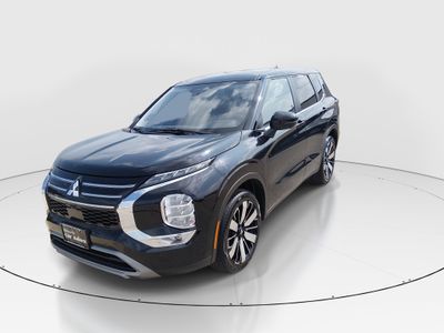 2025 Mitsubishi Outlander — rear three-quarter view