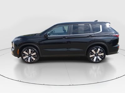 2025 Mitsubishi Outlander — interior view
