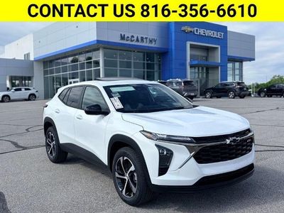 2026 Chevrolet Trax 1TR58 — front three-quarter view