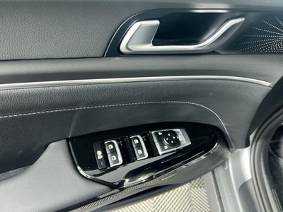 2026 Kia K5 — photo 16 view