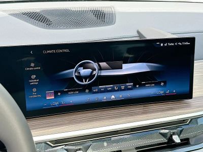 2026 BMW X5 — photo 13 view