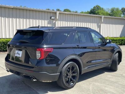 2023 Ford Explorer - Photo 3