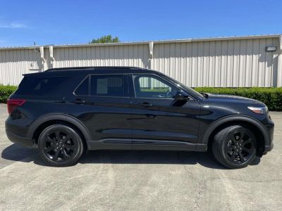 2023 Ford Explorer - Photo 2