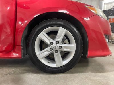 2014 Toyota Camry - Photo 16