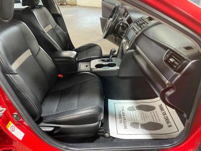2014 Toyota Camry - Photo 15