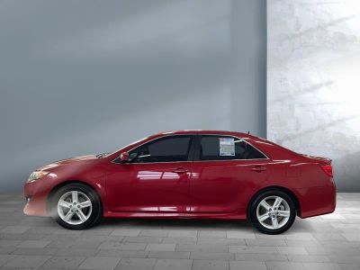 2014 Toyota Camry - Photo 3