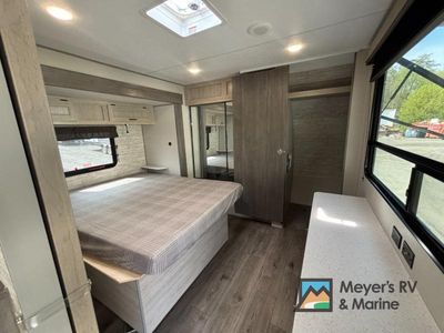 2026 Coachmen RV Catalina Legacy - Photo 33