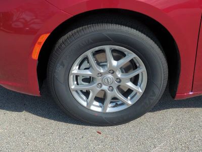 2026 Chrysler Pacifica — photo 11 view