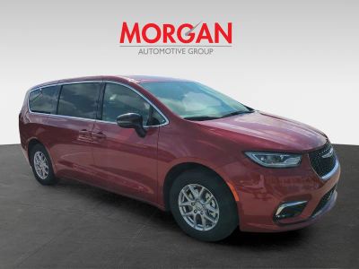 2026 Chrysler Pacifica — side profile view