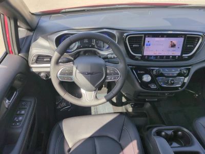 2026 Chrysler Pacifica — photo 17 view