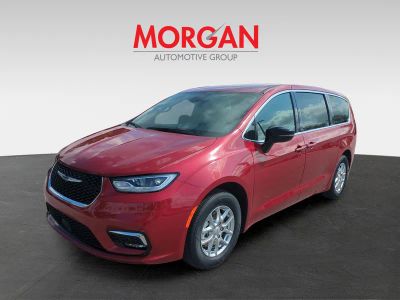 2026 Chrysler Pacifica — photo 9 view
