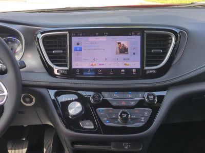 2026 Chrysler Pacifica — photo 19 view