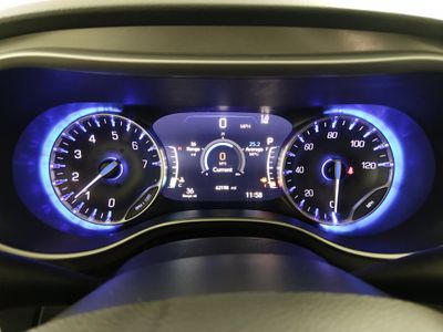 2023 Chrysler Pacifica — photo 14 view