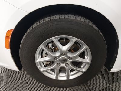 2023 Chrysler Pacifica — photo 10 view