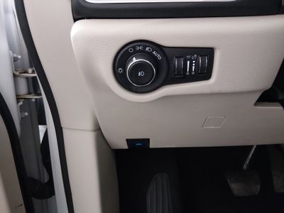 2023 Chrysler Pacifica — photo 13 view