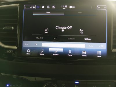 2023 Chrysler Pacifica — photo 18 view