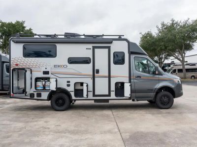 2026 Winnebago EKKO - Photo 22