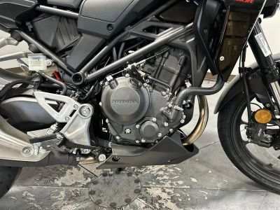 2026 Honda CB300R - Photo 17