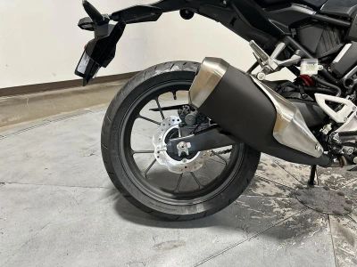 2026 Honda CB300R - Photo 18