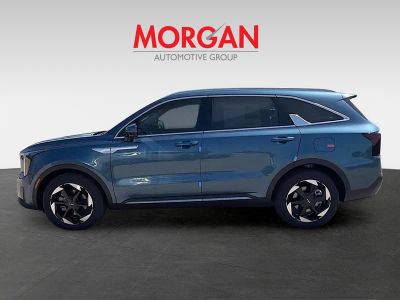 2026 Kia Sorento Hybrid — side profile view